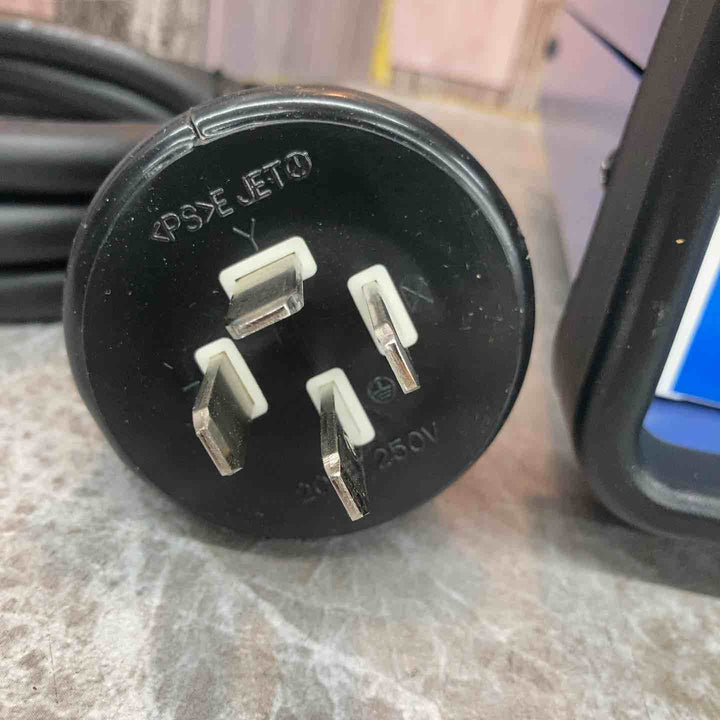 ◇日動 入力自動切替式単巻トランス 連続定格 TBO-300【八潮店】