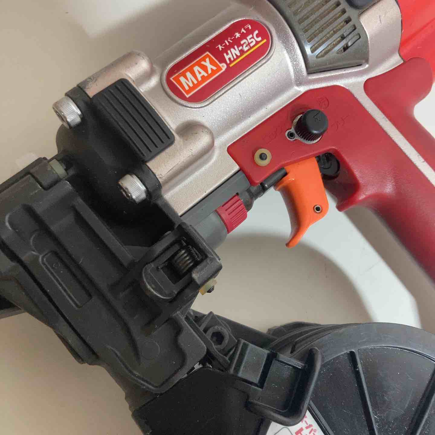 ◇マックス(MAX) 高圧コンクリートピンネイラ HN-25C 本体のみ【戸田店