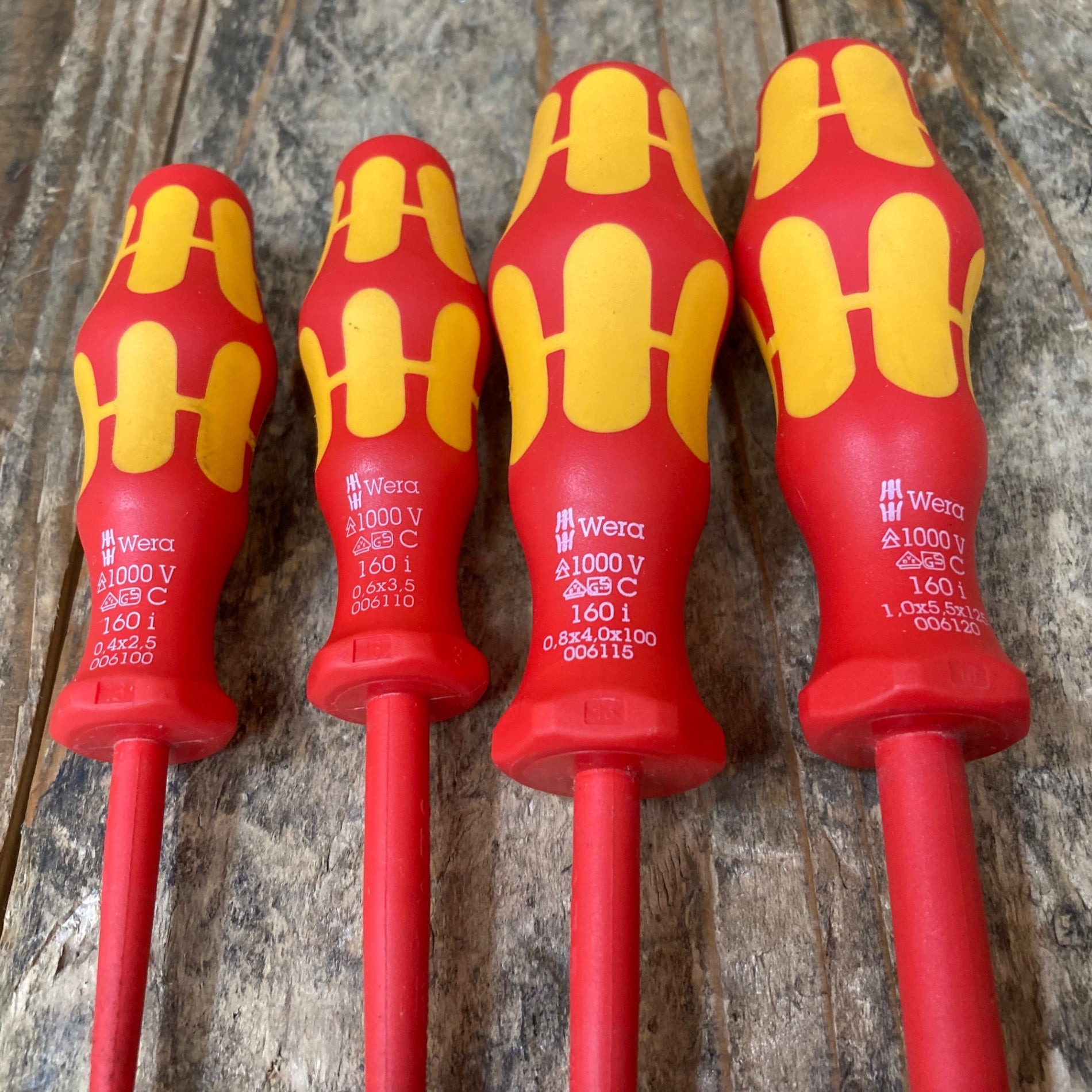 〇ヴェラ(WERA) 絶縁 プラス マイナス ドライバーセット 160i/7 VDE