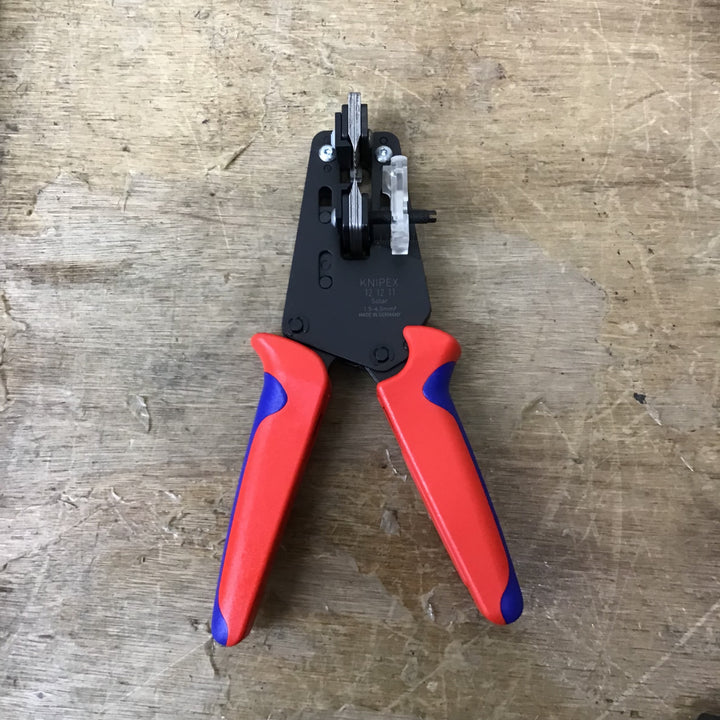 ▼クニペックス(KNIPEX) ワイヤーストリッパー 12 12 11 ケース留め具片方欠品【柏店】