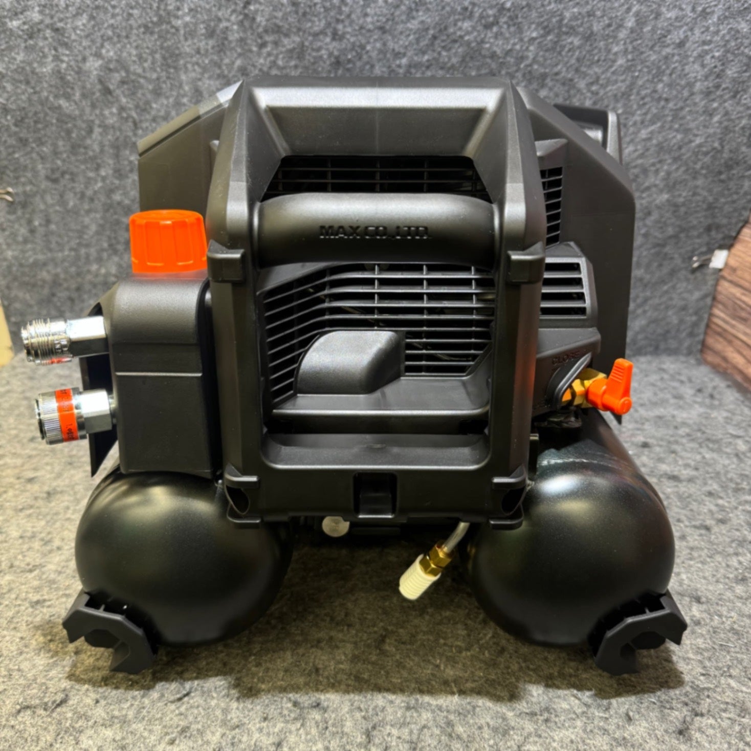 未使用】 マックス MAX 高圧専用 エアコンプレッサー AK-HH1310E_