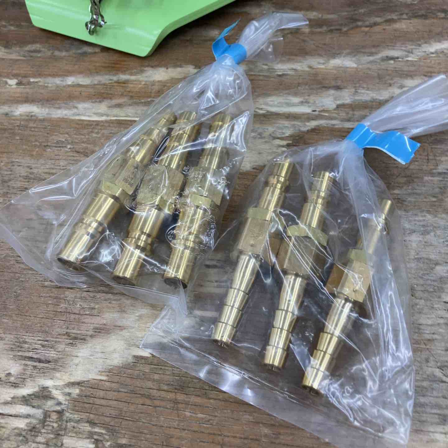 日東工器 ラインカプラミニ LM-32 BRASS NBR (00321) 未使用品日東工器&frasl;NITTO ラインカプラミニ LM32型 3分岐配管 酸素 ガス 溶断機柏店