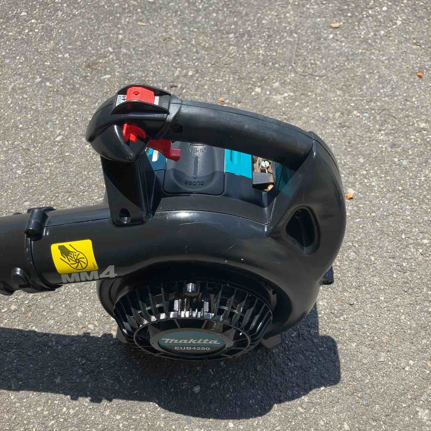 中古品】 マキタ/makita エンジンブロワ・EUB4250SP 【桶川店