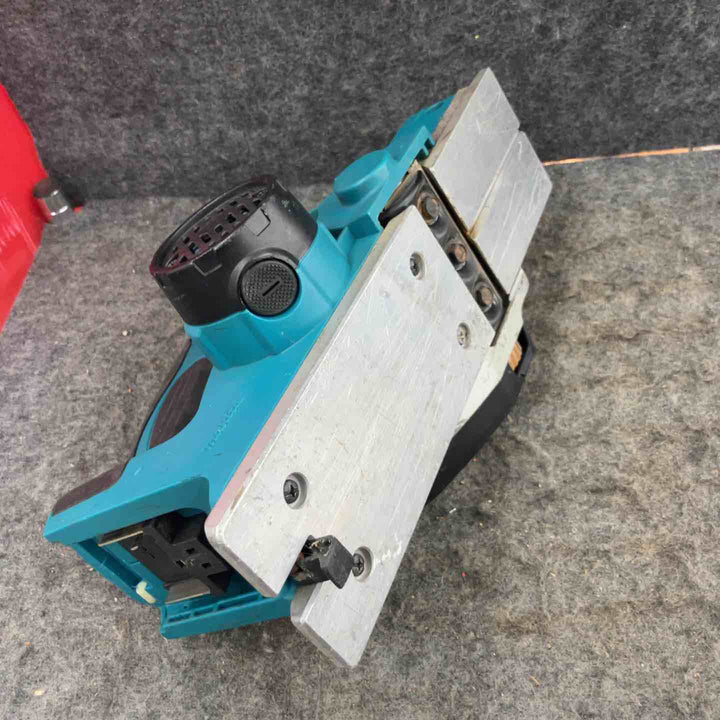 【現状品】★マキタ(makita) コードレスカンナ KP180DZ ノブが固く、深さ調節が出来ない【鴻巣店】