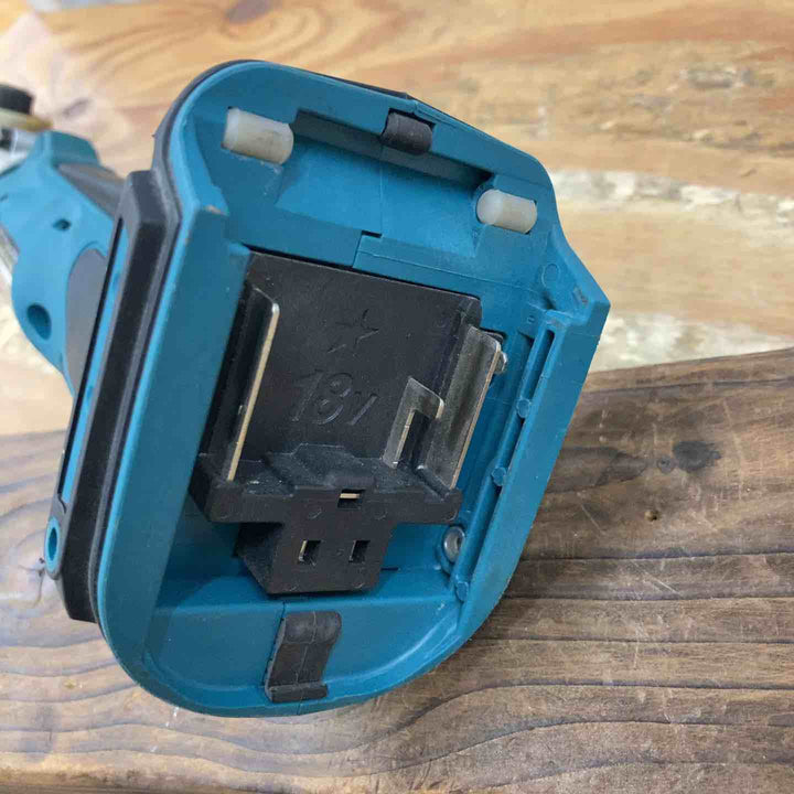 ★マキタ(makita) 充電式アングルインパクトドライバ 18V TL061DZ【柏店】