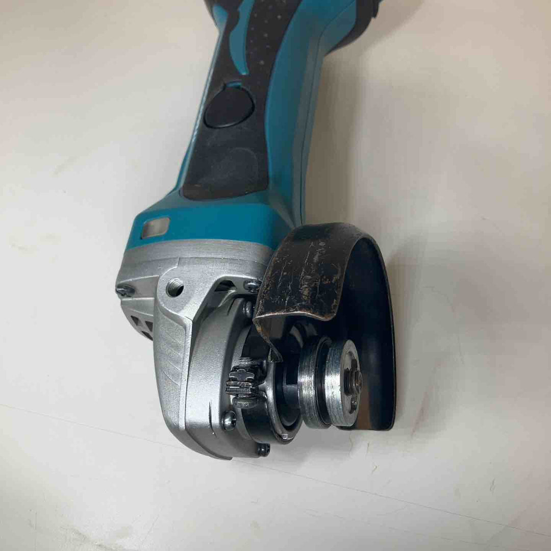 ☆マキタ(makita)14.4V100mmコードレスディスクグラインダー GA400DZ14.4V3.0Ahバッテリのみ使用可【戸田店】