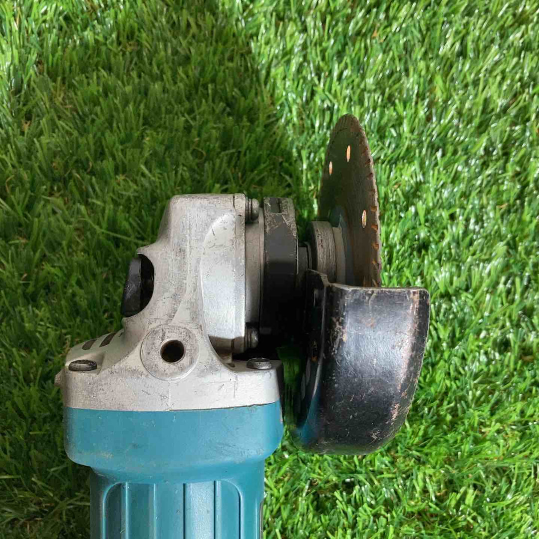 ☆マキタ(makita) 100mmディスクグラインダー GA4031【戸田店】