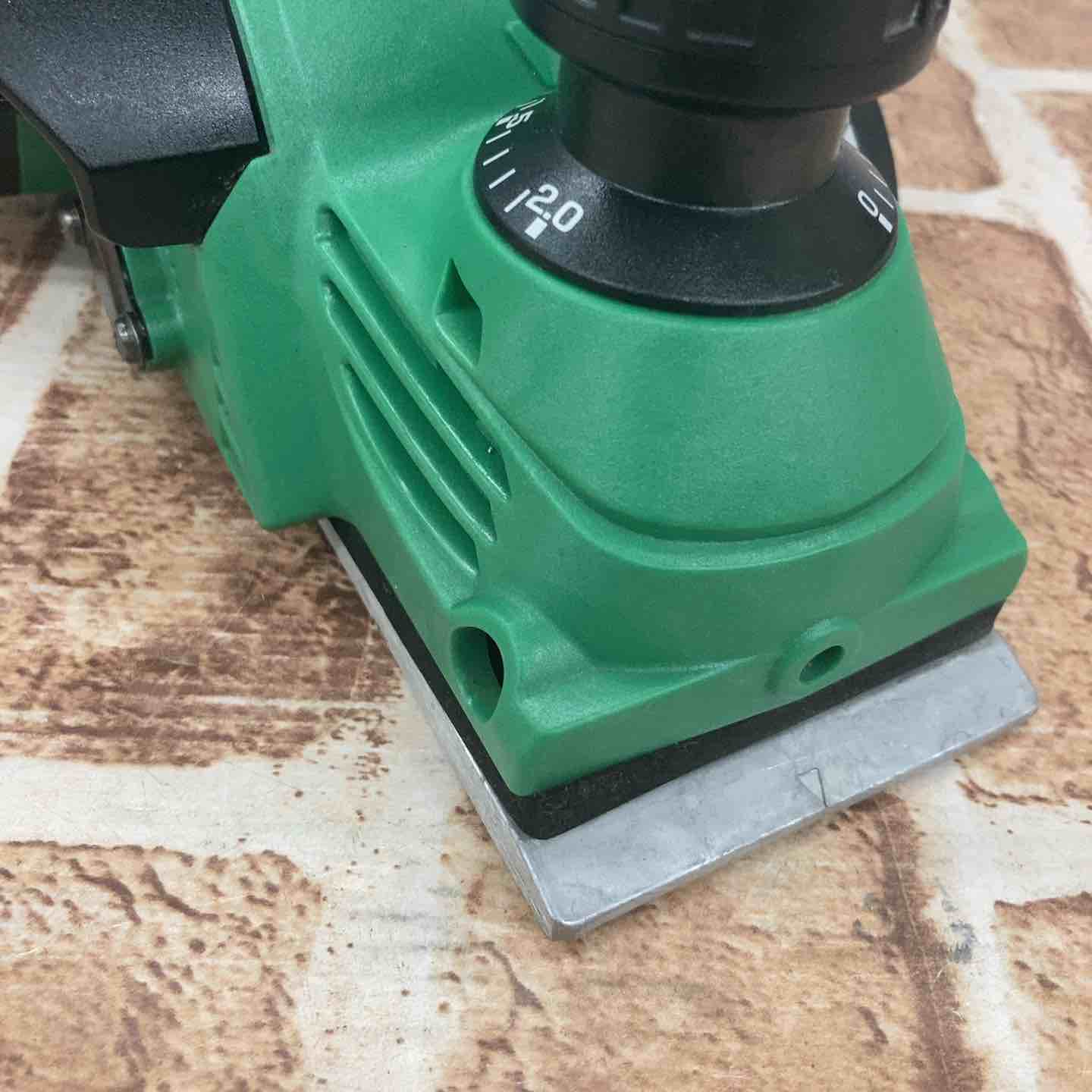 中古品】HiKOKI(旧日立工機) 14.4V コードレスかんな 充電式 刃幅82mm