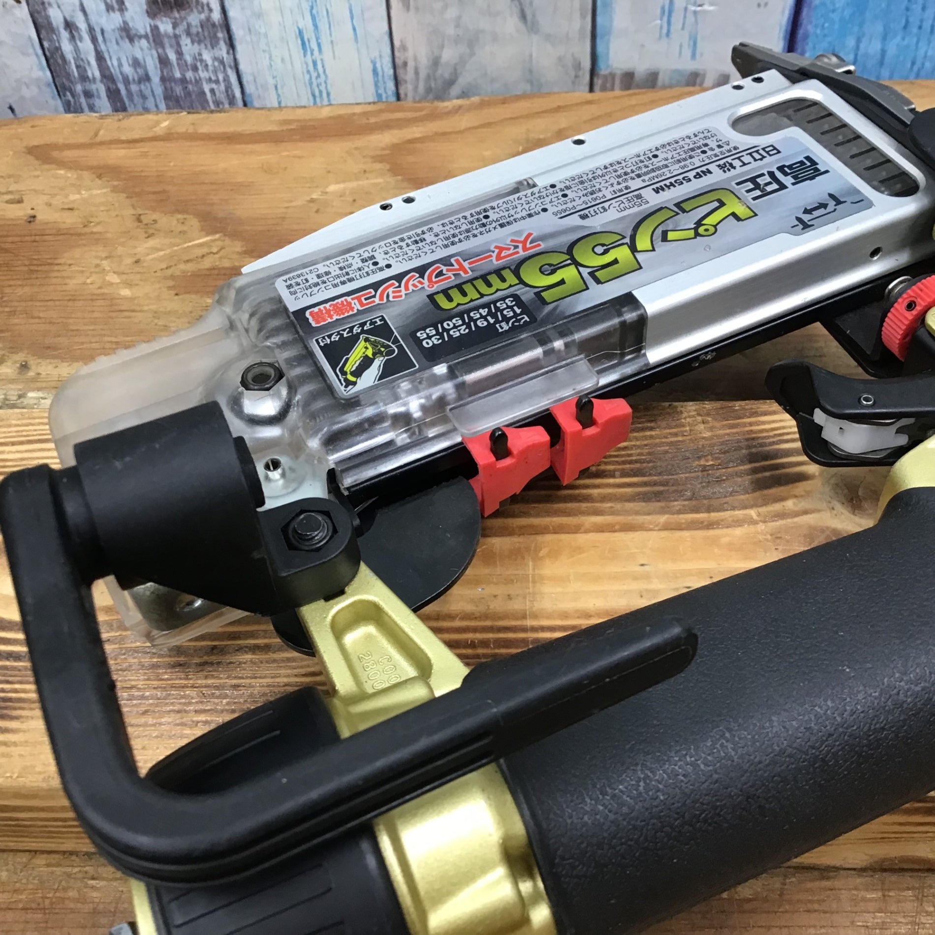 みく① HITACHI NP55HM 高圧ピン釘打機 ピンネイラ ピンタッカ 部品取り