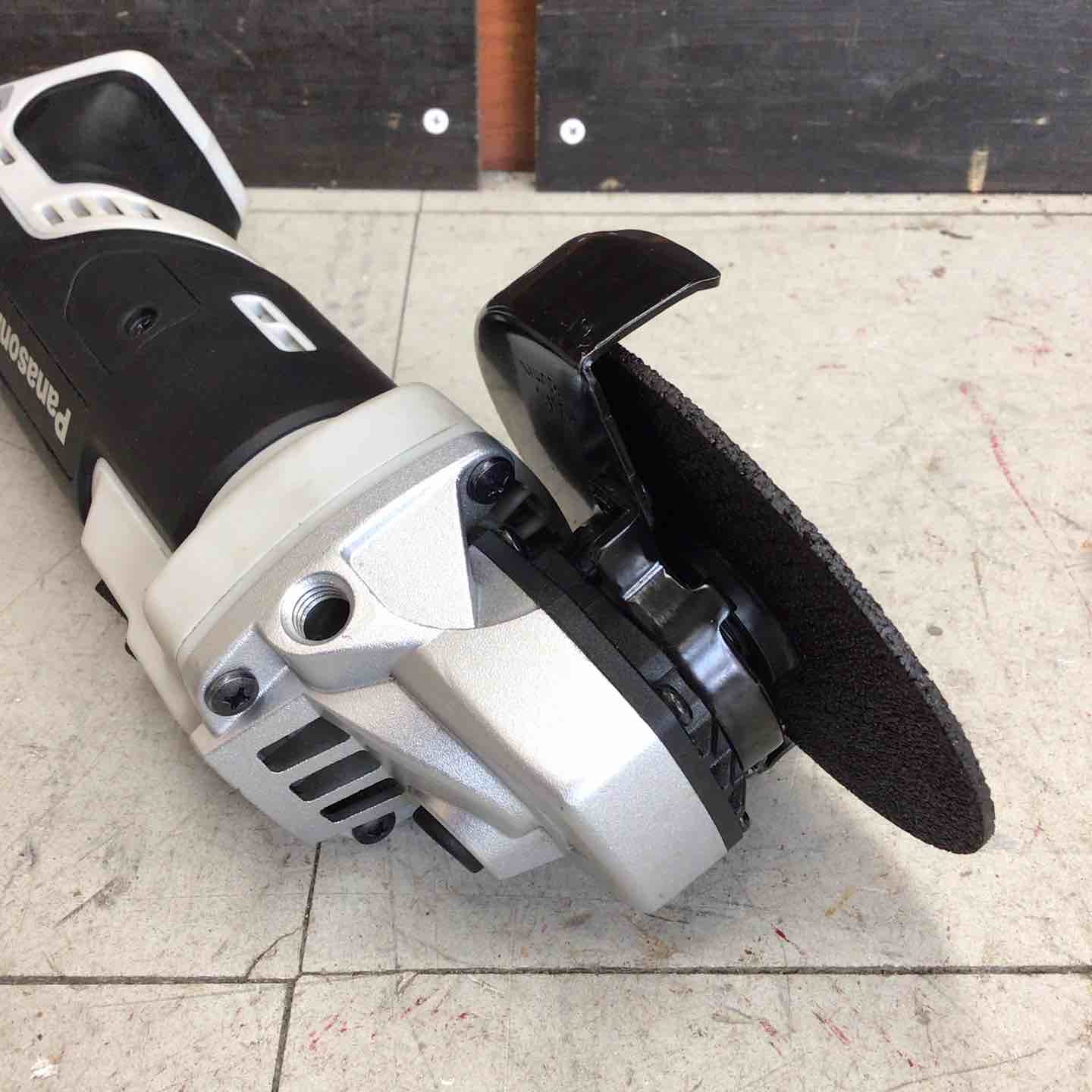 中古品】 パナソニック/Panasonic 充電ディスクグラインダー EZ46A1