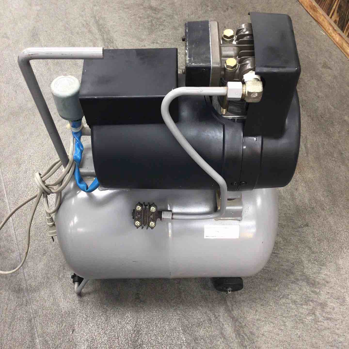 エアーコンプレッサー（OFP-04B）岩田 店頭受取り限定岩田⁄IWATA エアーコンプレッサー OFP-04B川崎店