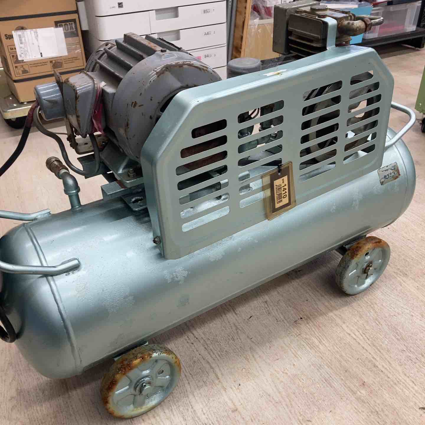 日立 BP-7S 100Vベビコン【野田愛宕店】【店頭取引限定】【中古】管理番号：IT3KGH9OF7YY 日立 中古 ベビコンコンプレッサー 0.75U-7V5 三相200V アンローダー式
