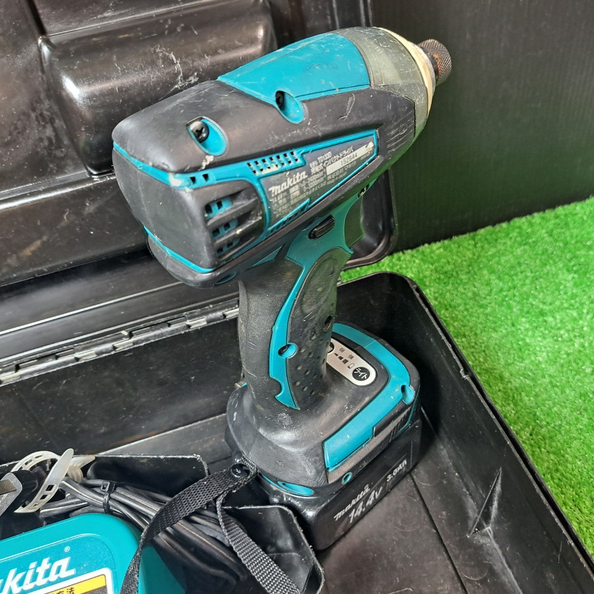 マキタ インパクトドライバー TD130DRFX