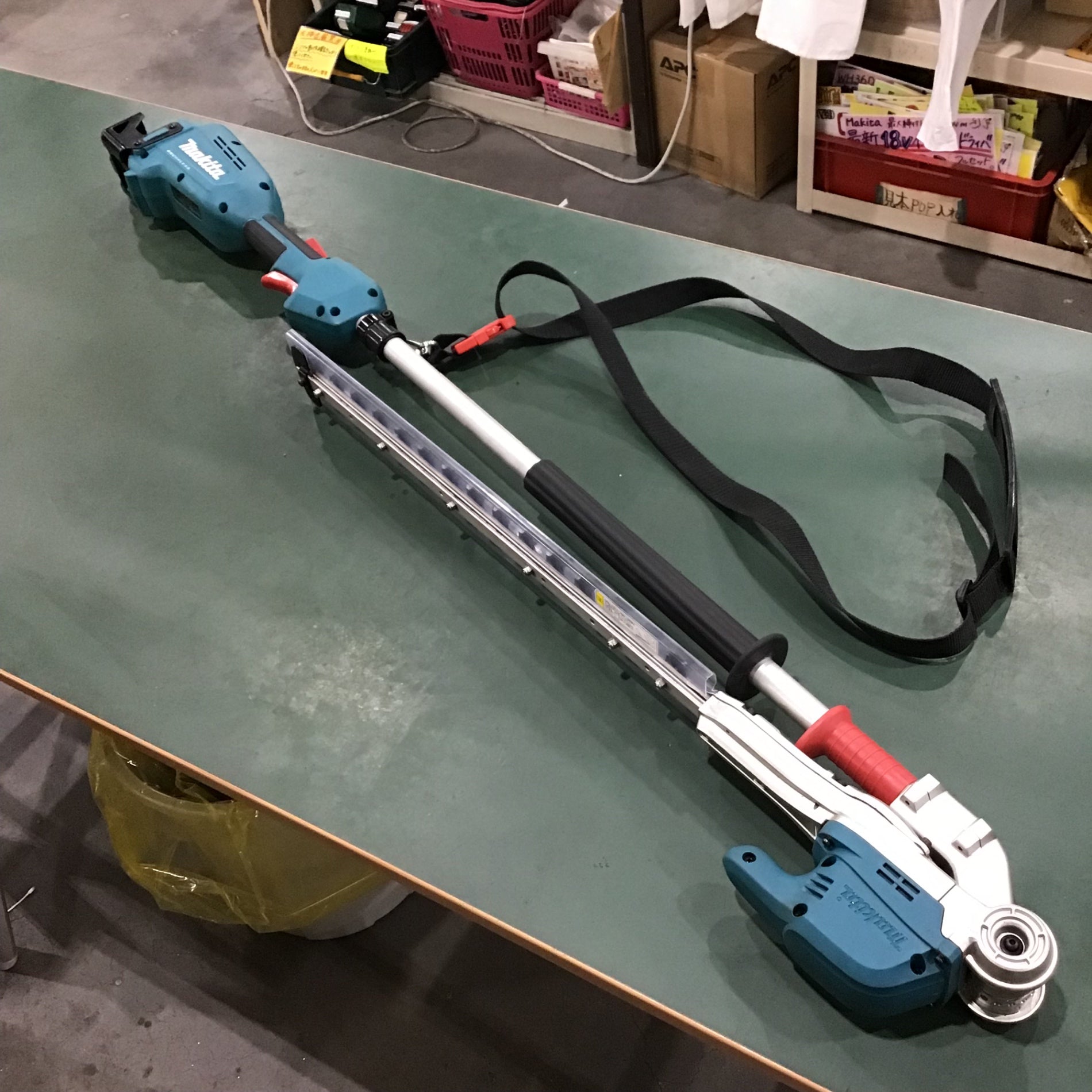 〇マキタ(makita) 500mm コードレスポールヘッジトリマ MUN501WDZ