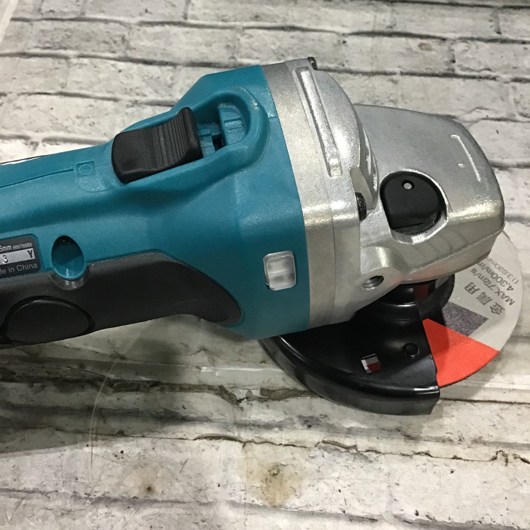 〇マキタ(makita) コードレスディスクグラインダー GA402DRG【川口店】