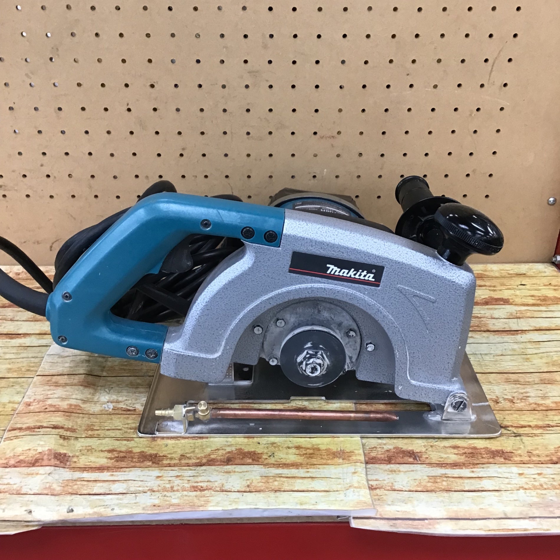 マキタ(makita) 205mm カッタ 4108R コンクリートカッター【川崎店】