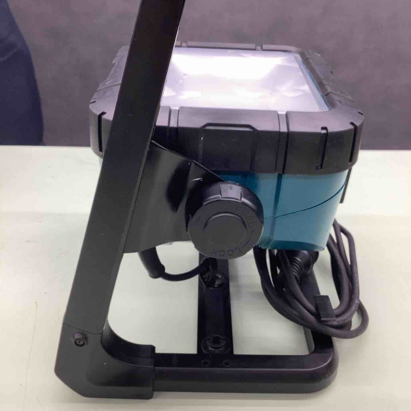 ☆マキタ(makita) コードレスLEDスタンドライト ML805【越谷店