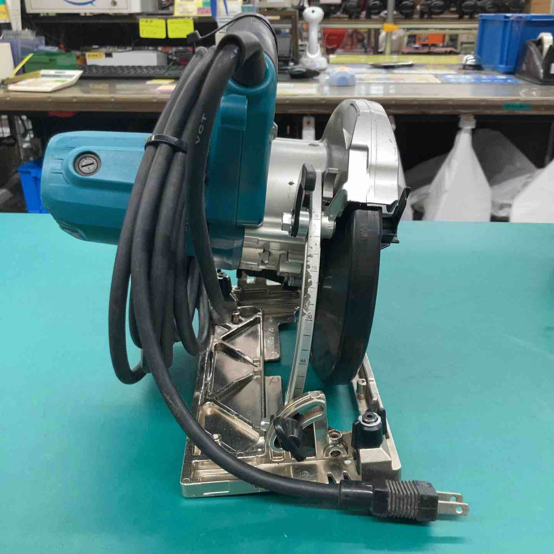 ★マキタ(makita) 電気マルノコ HS6301　ブレーキの効き弱め　本体のみ【戸田店】