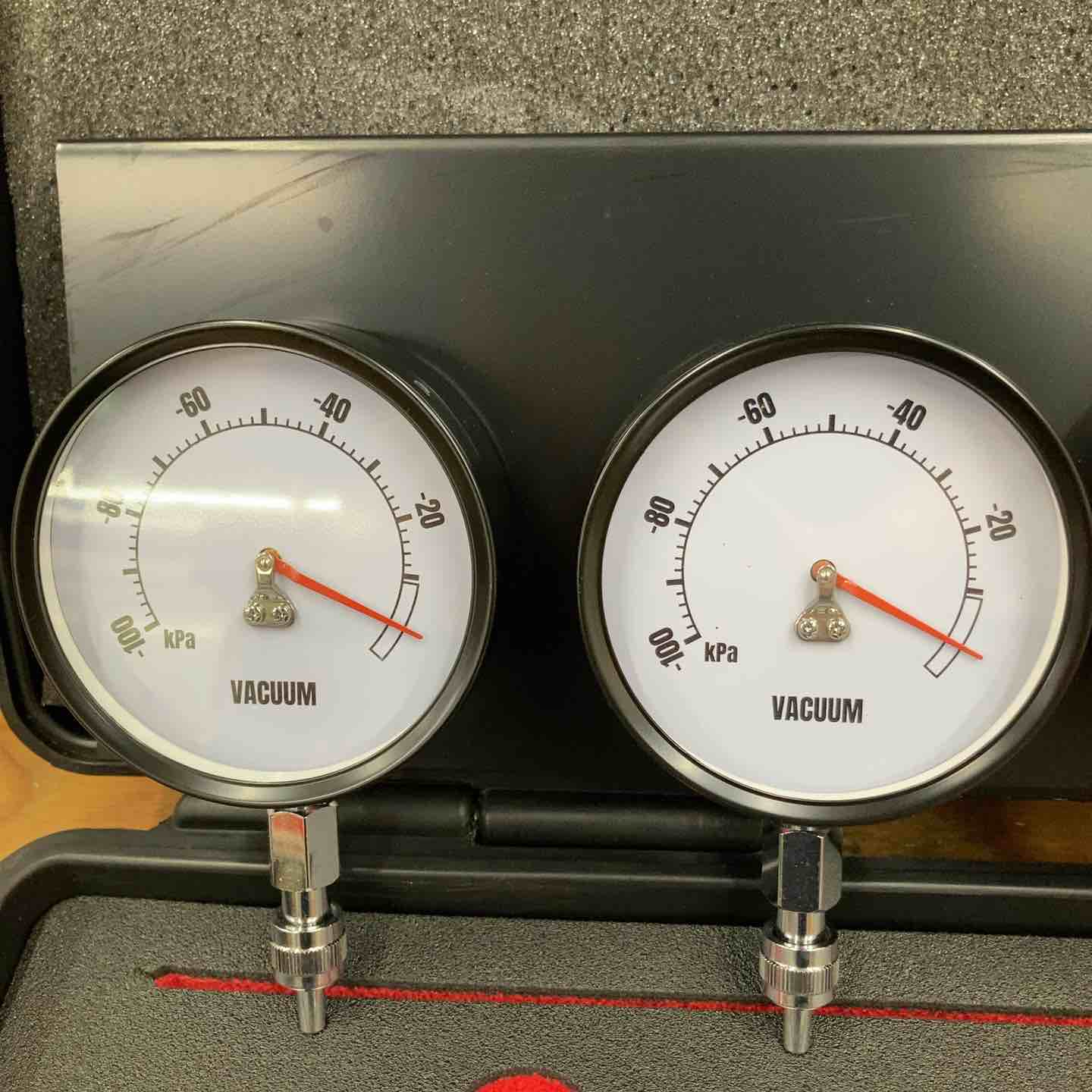 美品】アストロプロダクツ 4連バキュームゲージ【柏店】 – アクト