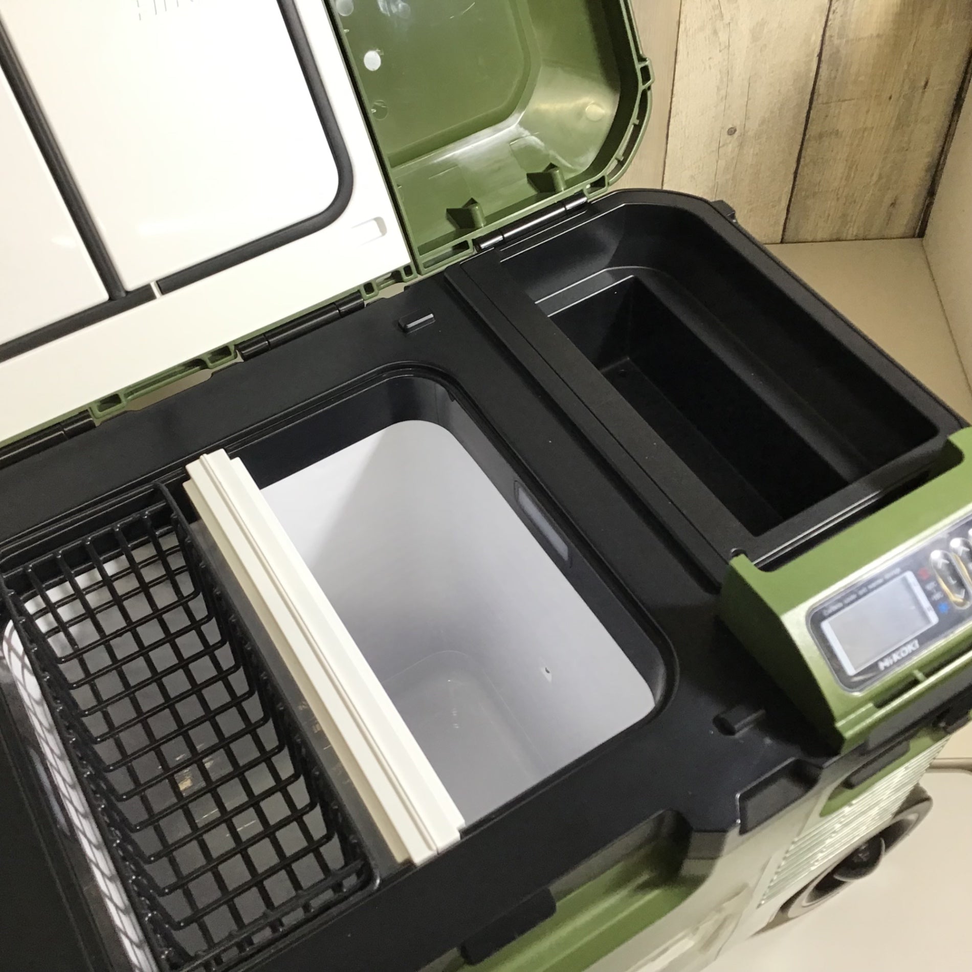 中古品】☆送料無料☆ ハイコーキ HIKOKI コードレス冷温庫 UL18DC(NMG