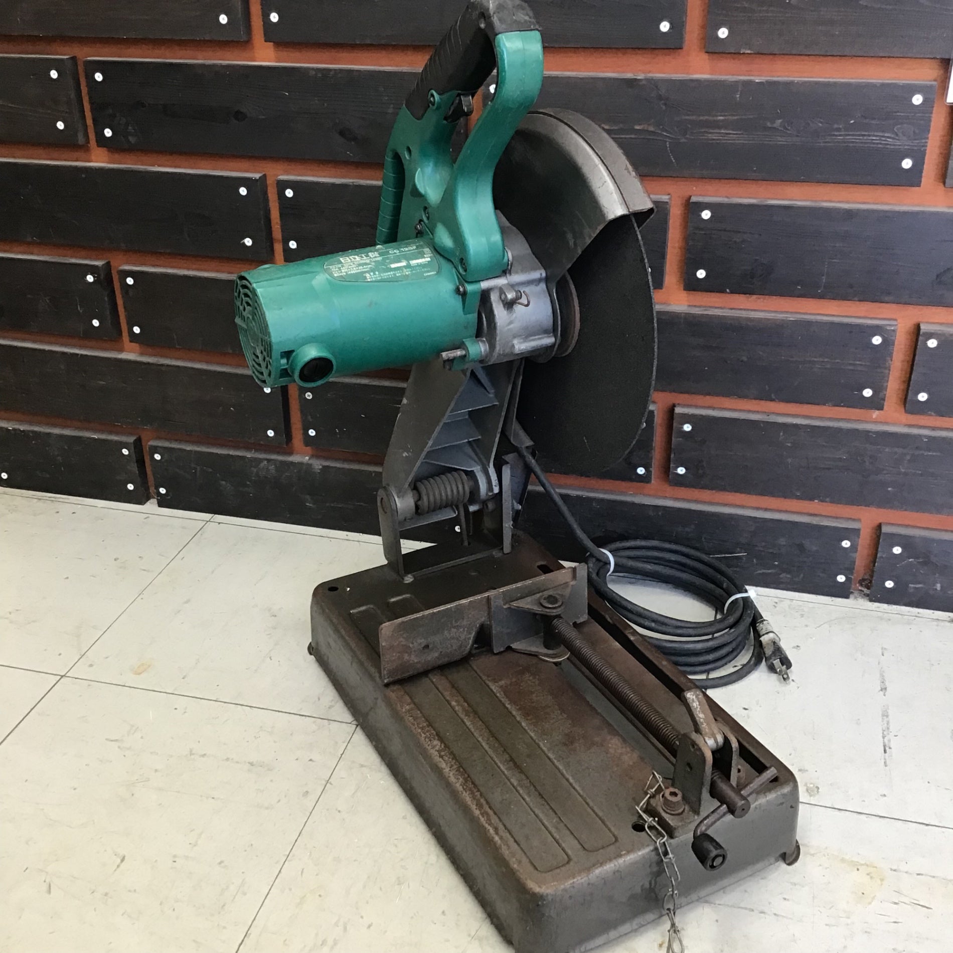 値下げしました！【中古】ハイコーキ HiKOKI 日立工機 CC12SF 高速切断機 高速カッタ 305mm 本体のみ 中古品】 ハイコーキ/HIKOKI ※旧:日立工機 305mm 高速切断機 CC12SF