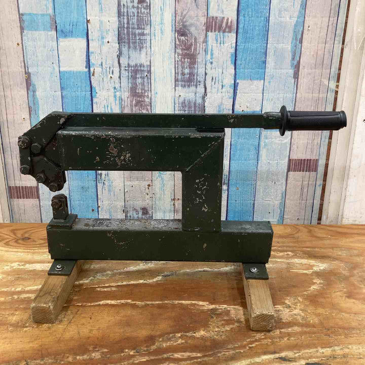 【中古品 / 店頭受取り限定】メーカー不明 現状品 瓦割機 瓦カッター【千葉県/柏市】