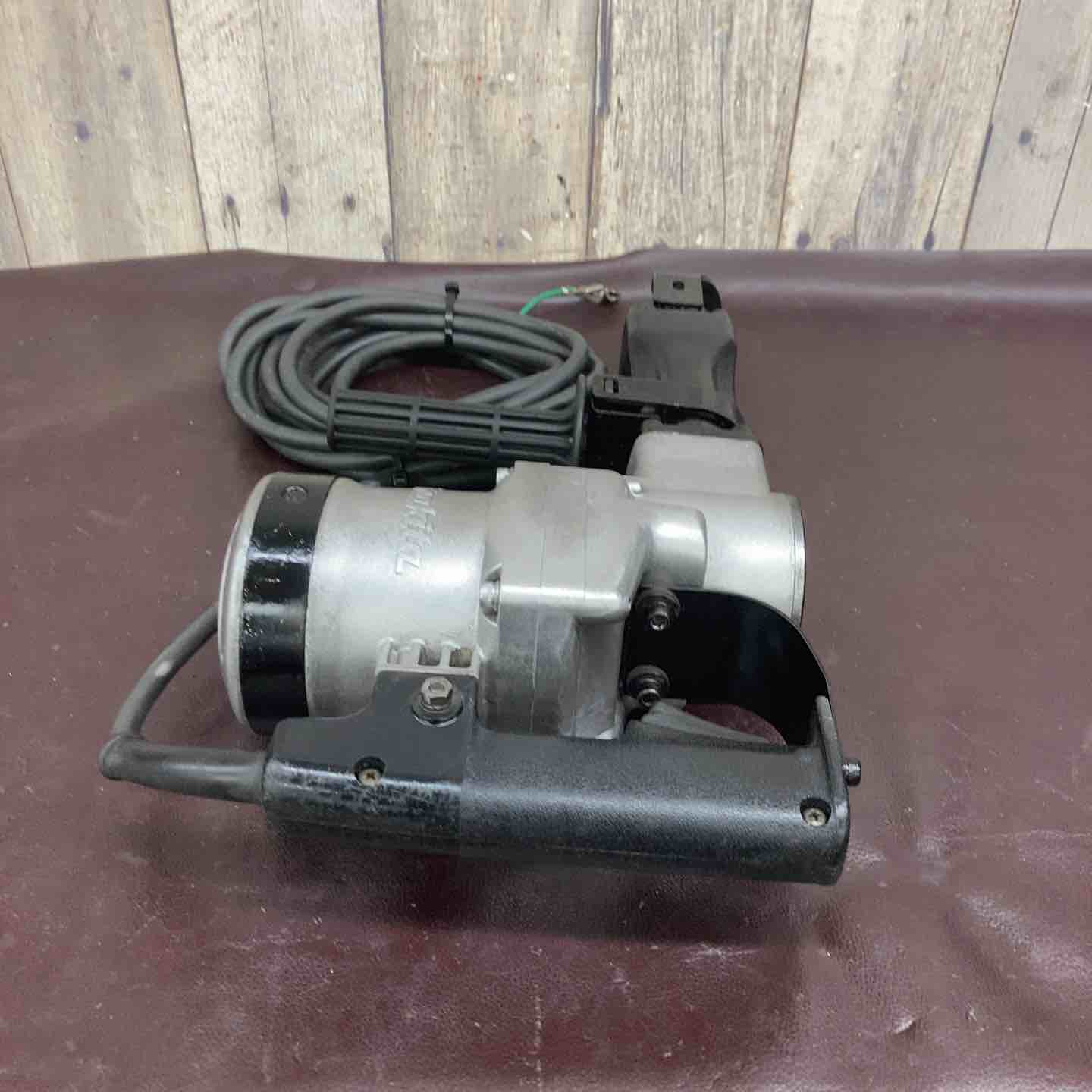【中古品】マキタ(makita) 電動ハンマ HM1201 はつり機【東大和店】 中古品】マキタ(makita) 電動ハンマ HM1201 はつり機【東大和店