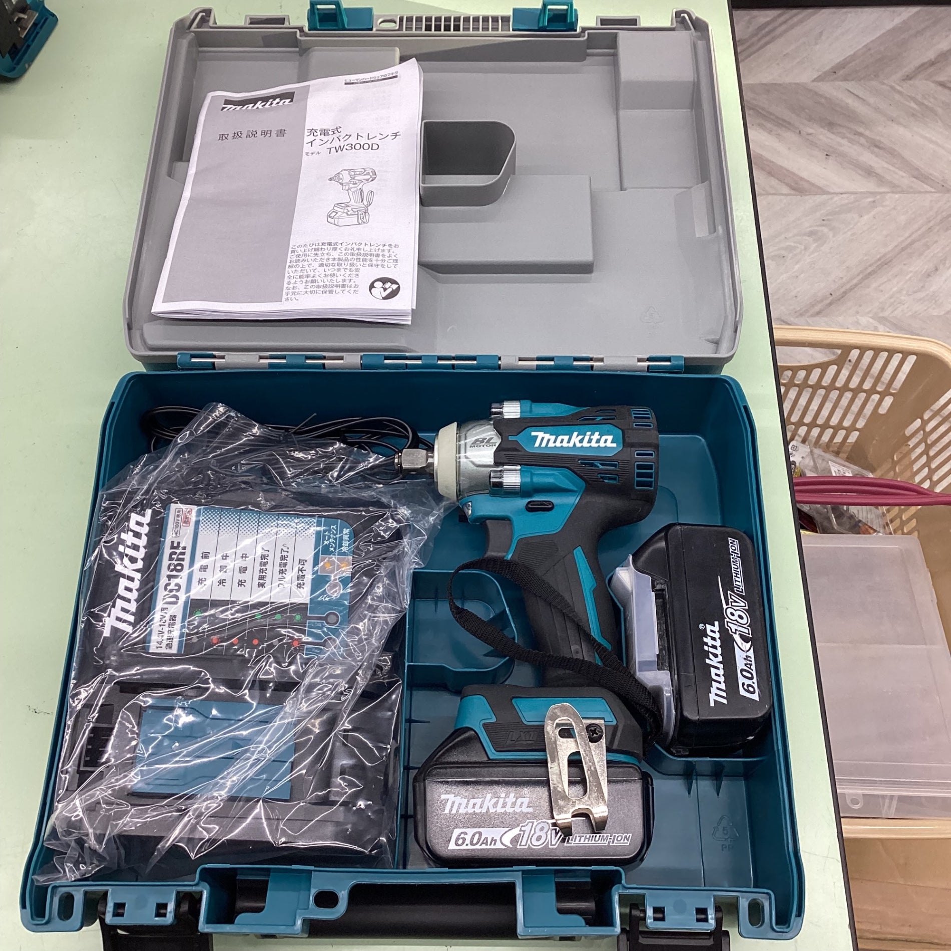 ◇マキタ 充電式インパクトレンチ 6.0Ah (バッテリー別売り