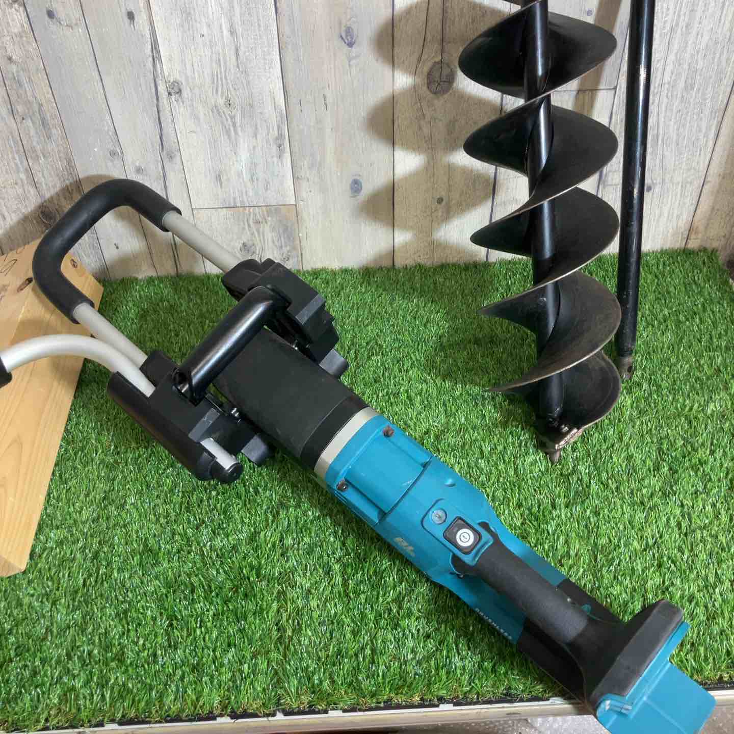 ◇マキタ(makita) コードレスアースオーガ DG460DZ【戸田店】 – アクト
