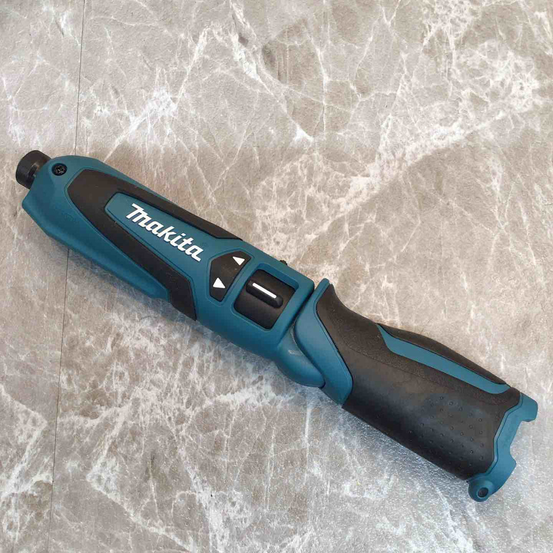 ☆マキタ(makita) コードレスペンインパクトドライバ TD021DSHSP【八潮店】