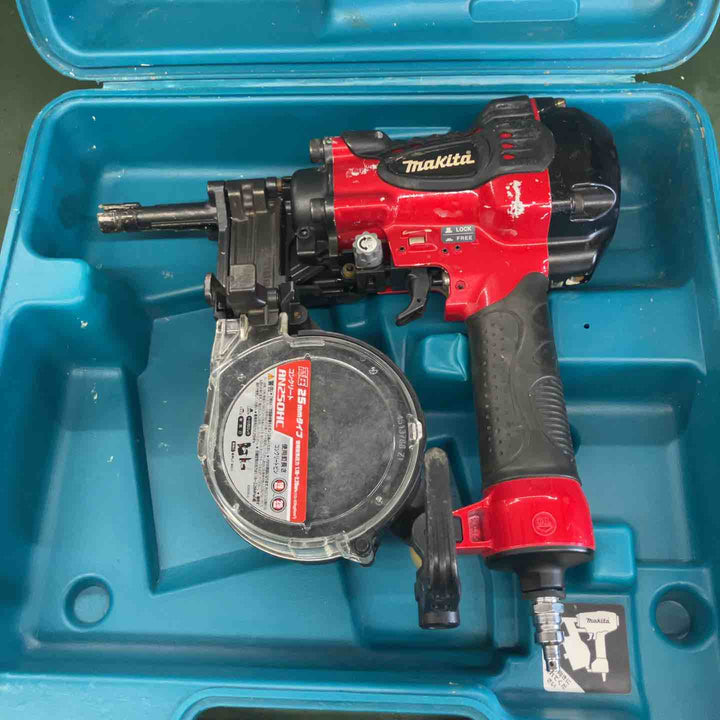 【中古品】★マキタ(makita) 高圧エア釘打ち機 AN250HC　本体＋ケース【戸田店】