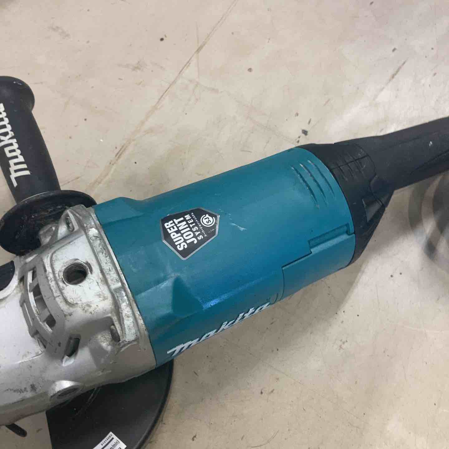 ◇マキタ(makita) 180mmディスクグラインダー GA7061【町田店 ◇マキタ(makita) 180mmディスクグラインダー GA7061【町田店