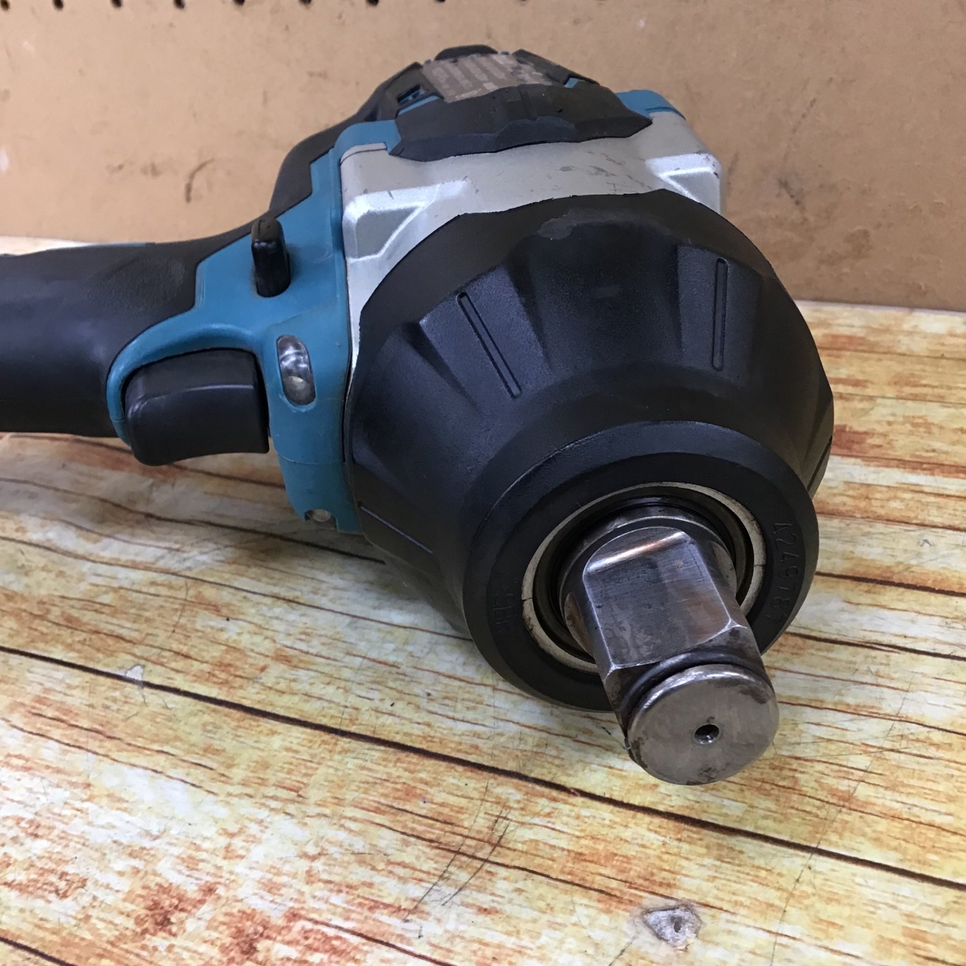 ☆マキタ(makita) コードレスインパクトレンチ TW1001DZ【川崎店