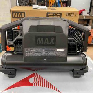 【未使用店頭展示品】 マックス(MAX) エアコンプレッサー AK-HH1310E_ブラック 【東大和店】
