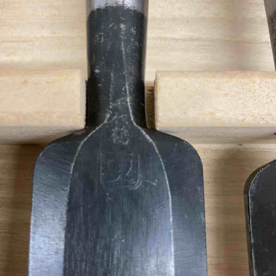 【中古品】 鑿(のみ) 三代目 千代鶴貞秀 別誂 追入十本組 ※希少品 【東大和店】