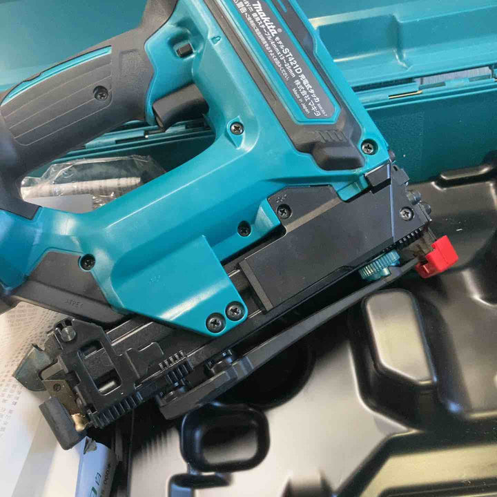 ★マキタ(makita) コードレスタッカー ST421DZK【町田店】