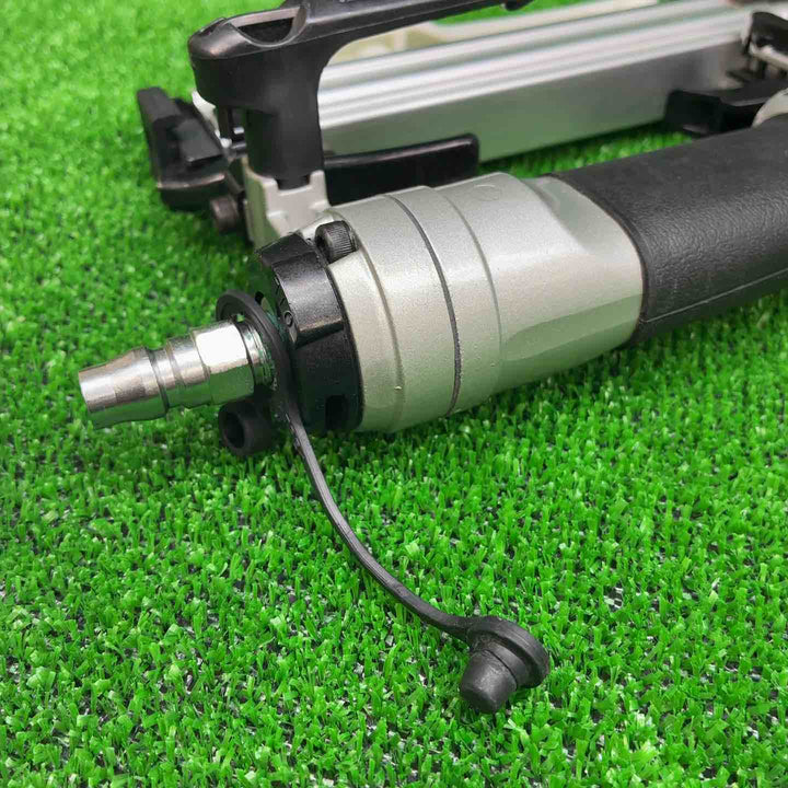 ◇マキタ(makita) 常圧エアタッカ 10mm AT1025AK【藤沢店】