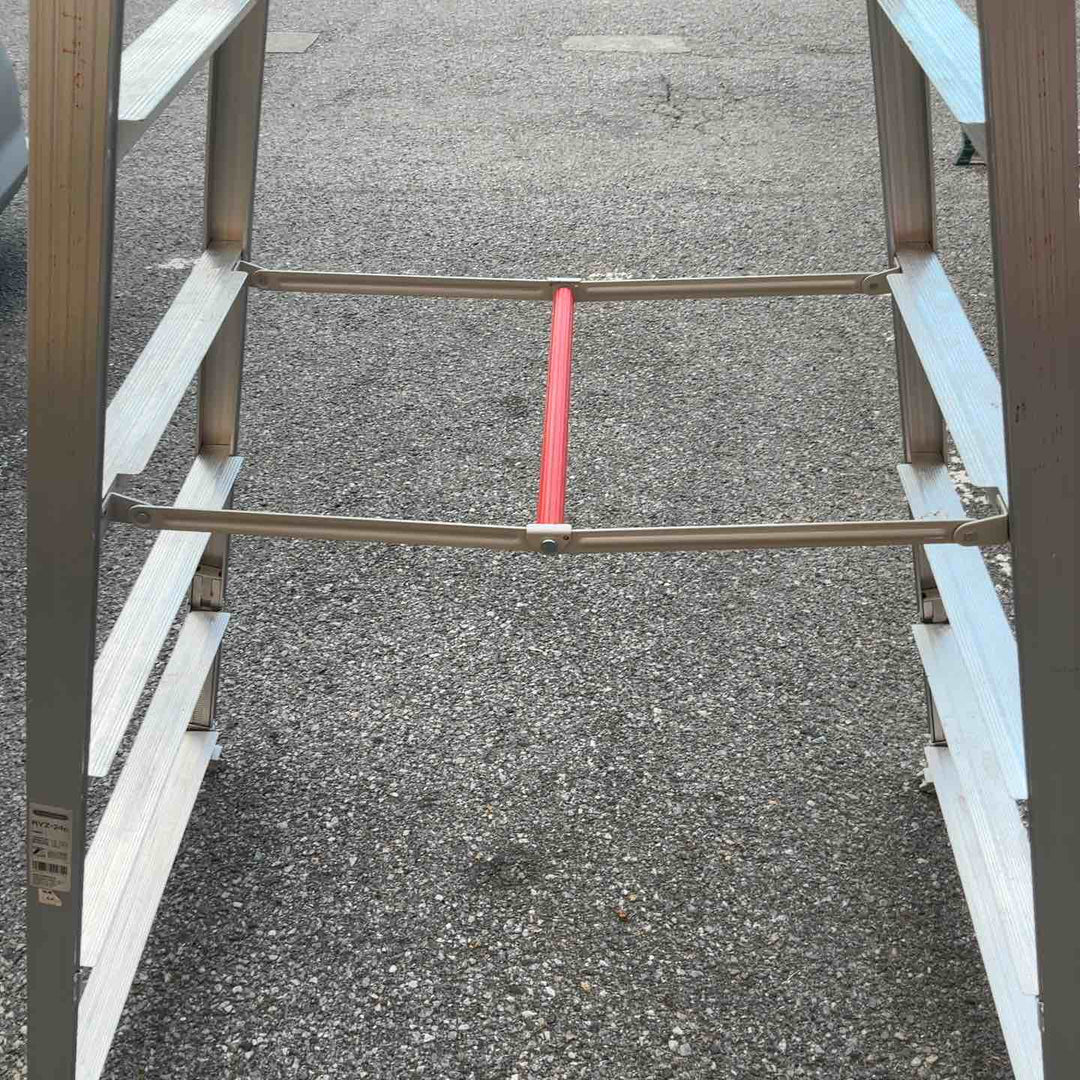 【店頭受取り限定】長谷川工業 脚部伸縮式専用脚立 8段 RYZ-24c【草加店】