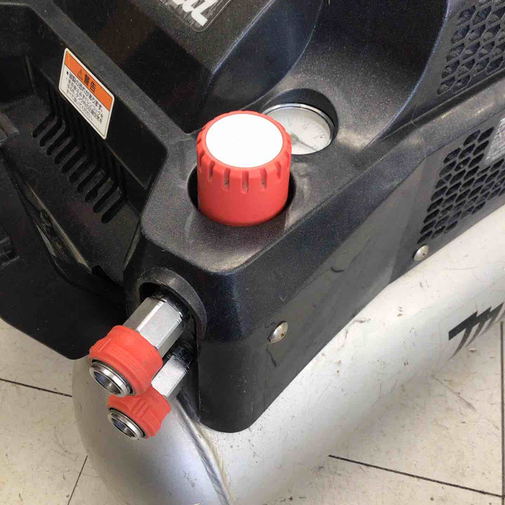 【現状品】 マキタ/makita エアコンプレッサー AC461XG 【鴻巣店】