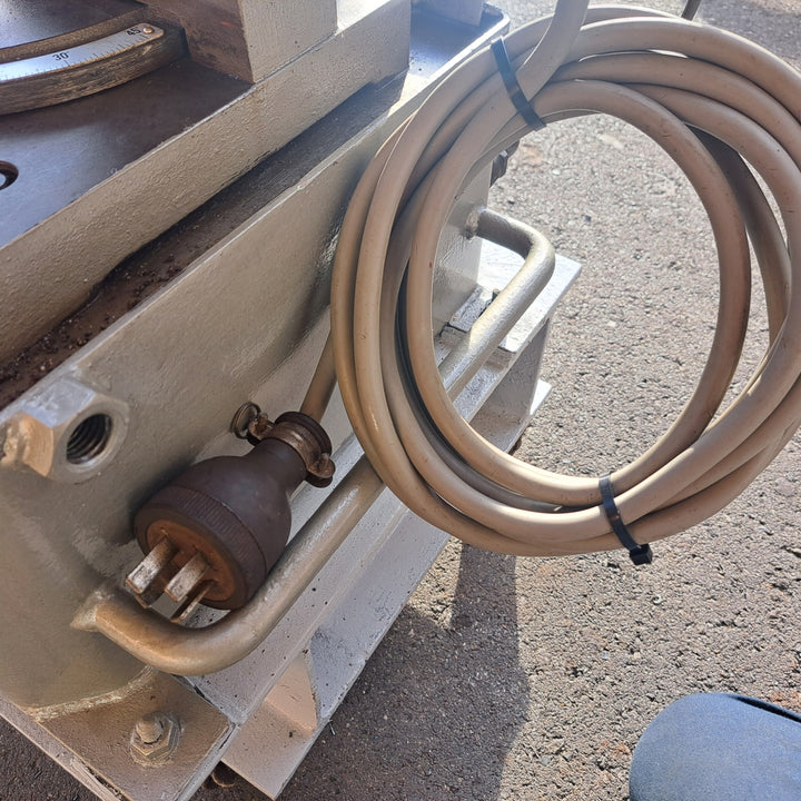 【中古・店頭受取り限定】 HITACHI 日立 250mm メタルソー切断機 CU10 三相200V 丸鋸切断機 鉄工 切断加工 【桶川店】