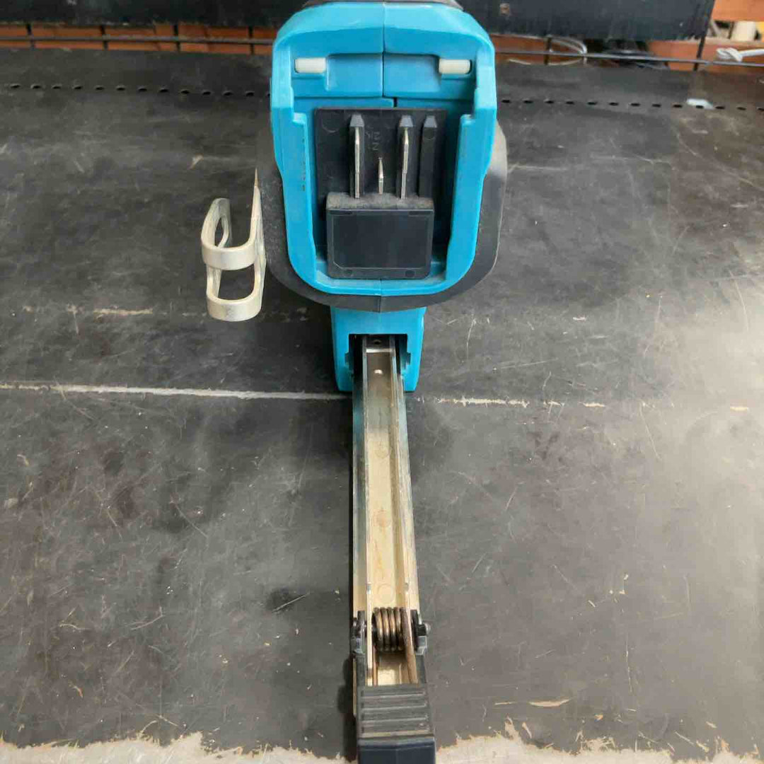 ◇マキタ(makita) CT線専用コードレスタッカ ST313DZK【草加店】