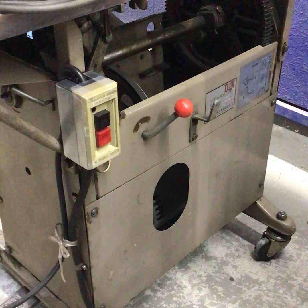 【店頭受取り限定】山田機械 TOM 自動紐掛機 T-60型 2回転巻き自動結束機 梱包機　ひもかけ機【所沢店】