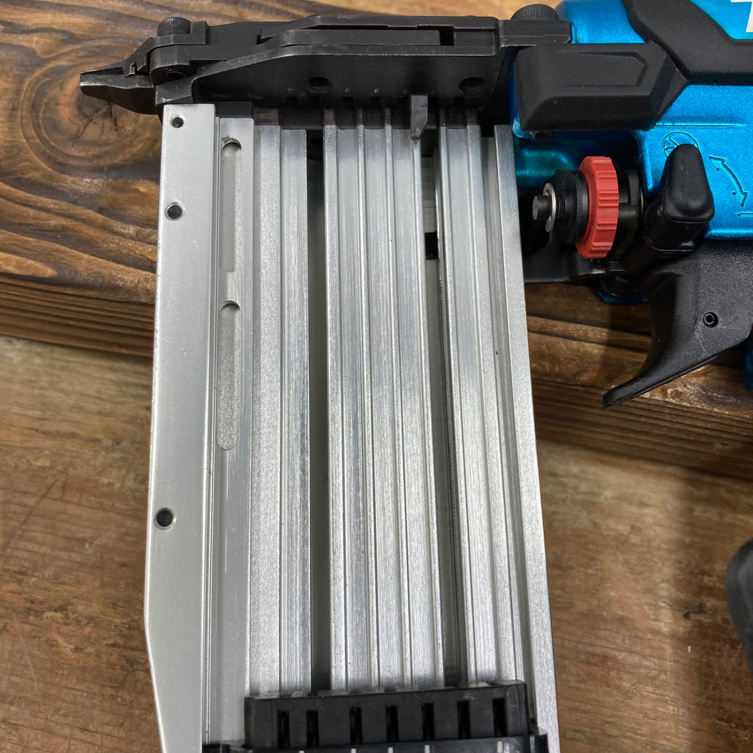 ★マキタ(makita) 高圧ピンネイラ AF502HPM【柏店】