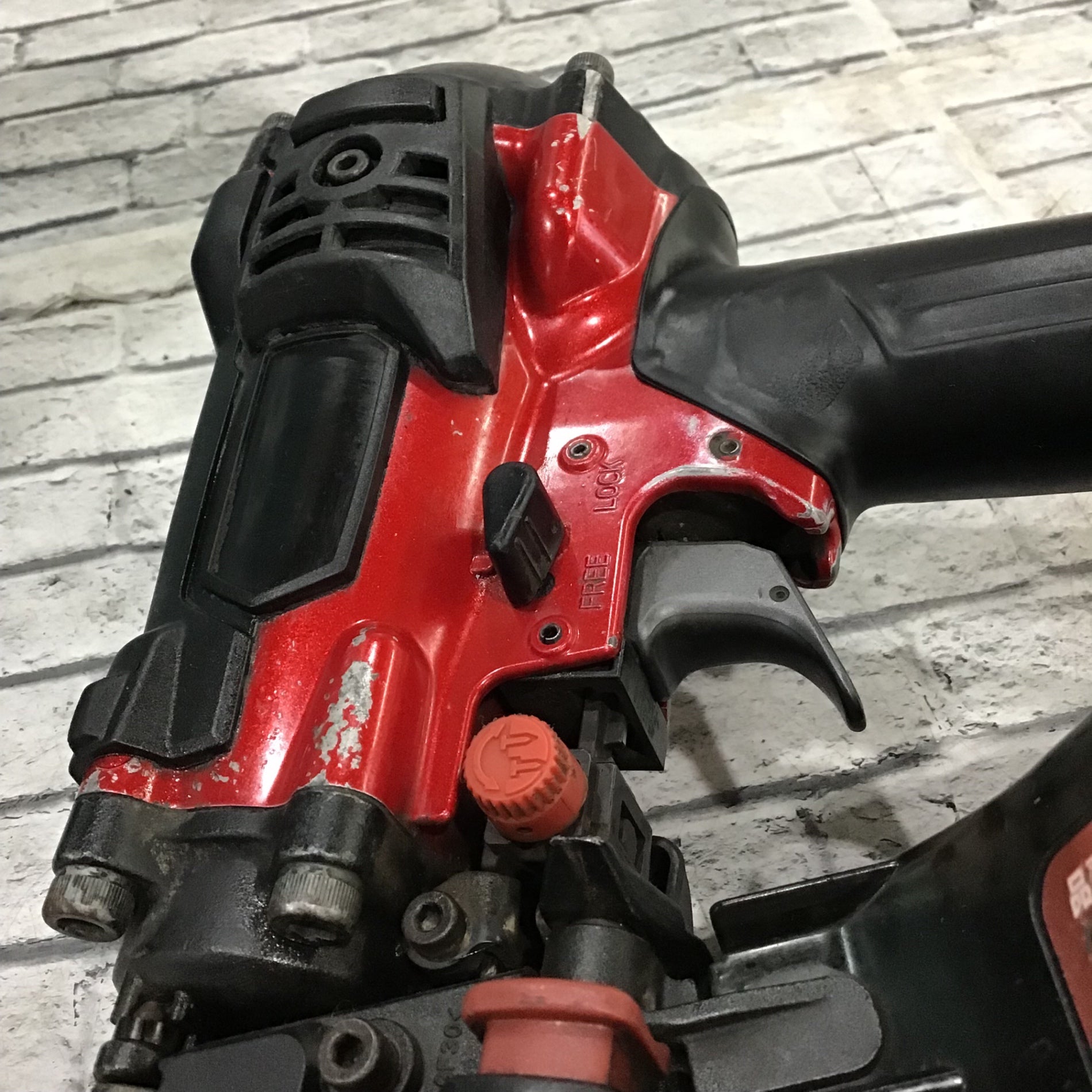 ☆マキタ(makita) 高圧エア釘打ち機 AN532H【川口店】 – アクトツール