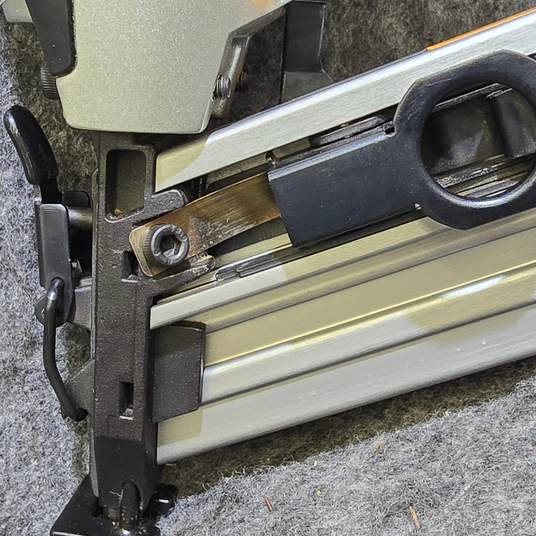 【中古品】マキタ フロア用ブラッド釘打 AF634S【桶川店】