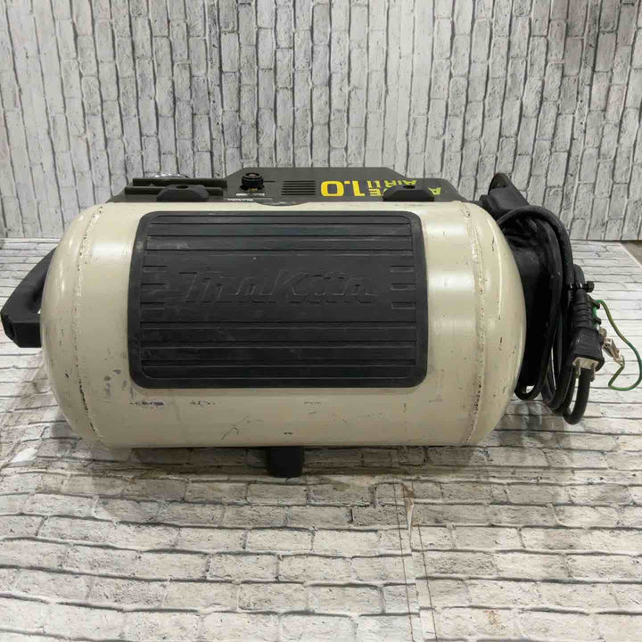 【現状品】マキタ 常圧コンプレッサー AC9031 保証なし【川口店】