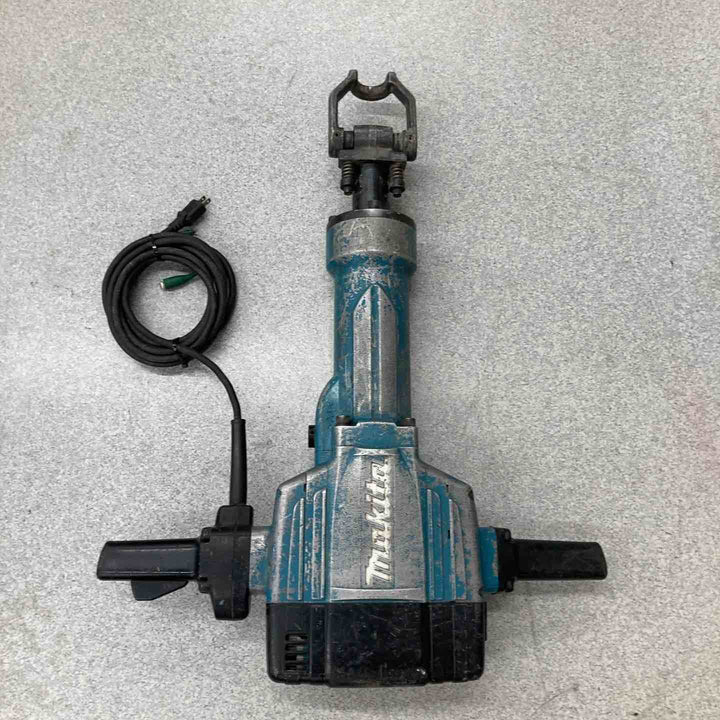 【店頭受取り限定】★マキタ(makita) 電動ハンマ HM1810【八潮店】