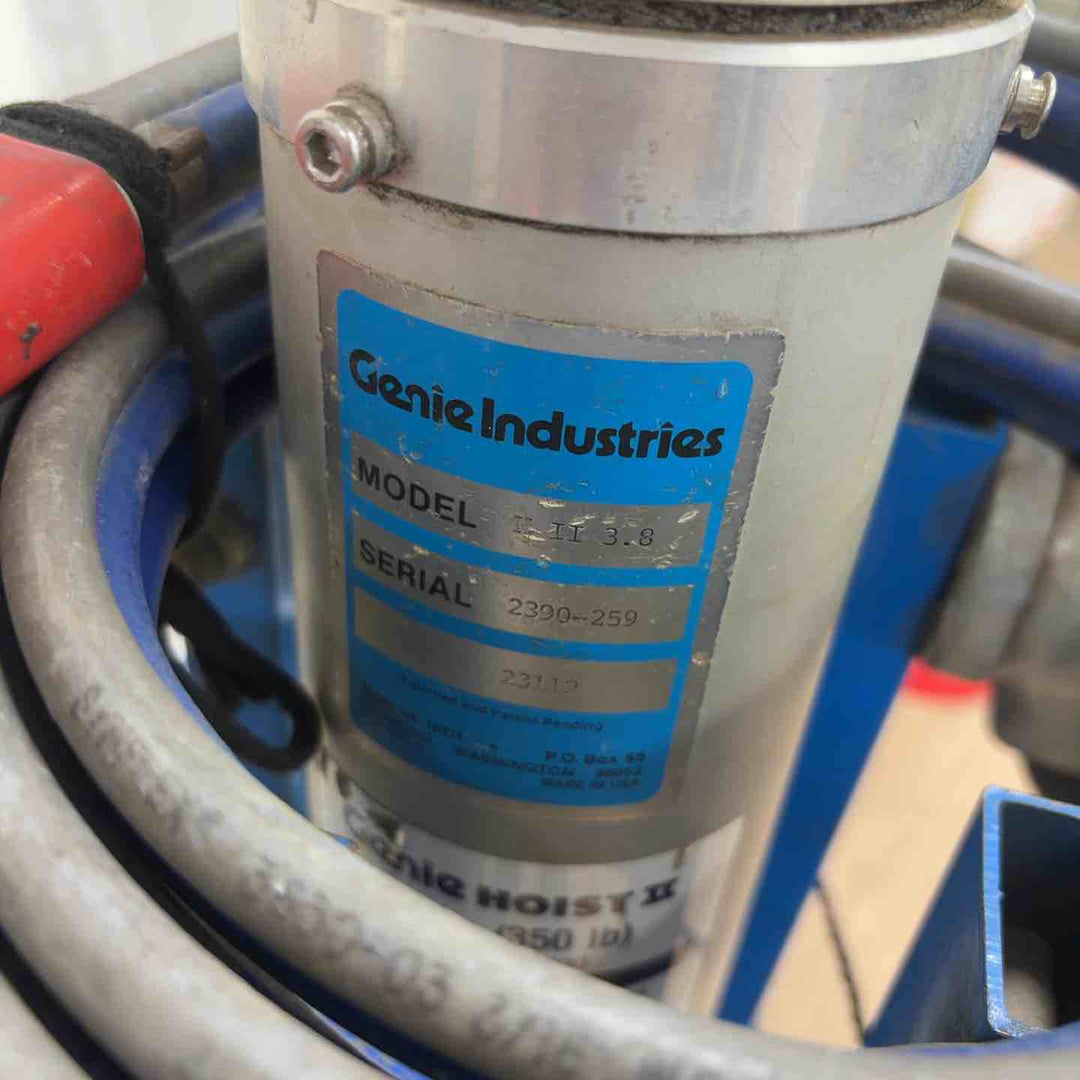 【店頭受取り限定】Genie Hoist、3.8 伸縮式 ガス リフト【草加店】