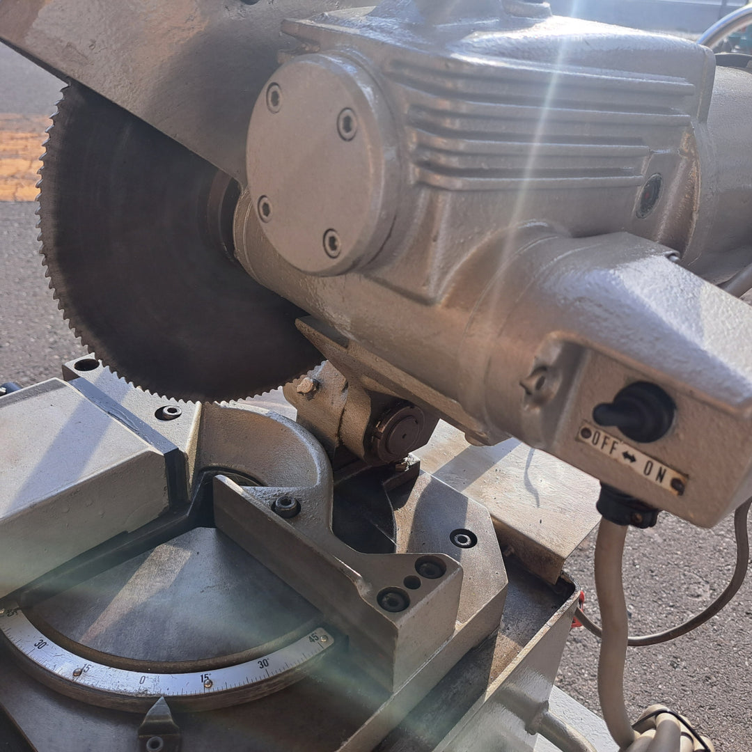 【中古・店頭受取り限定】 HITACHI 日立 250mm メタルソー切断機 CU10 三相200V 丸鋸切断機 鉄工 切断加工 【桶川店】