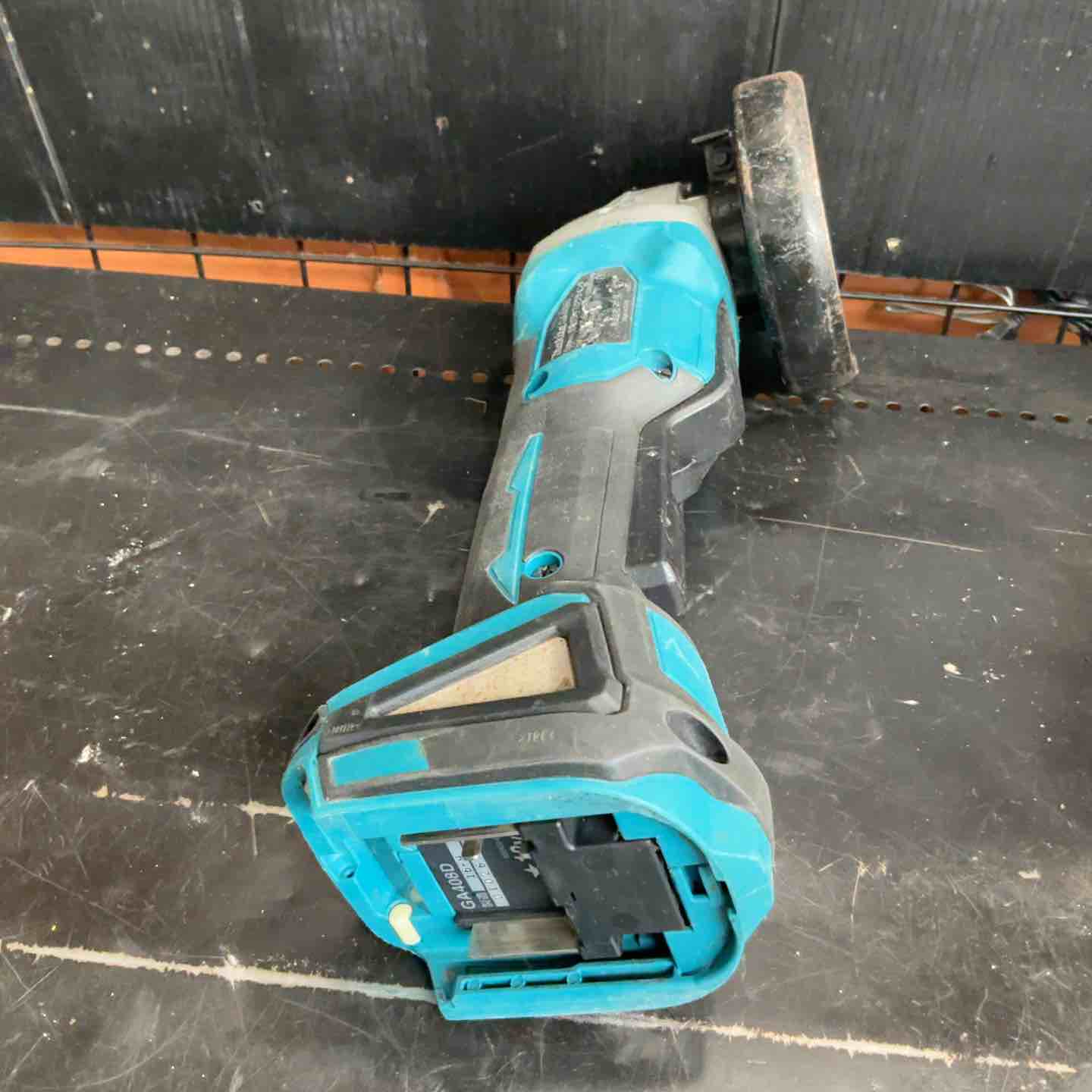マキタ(makita) 100mmコードレスディスクグラインダGA408DRGX Amazon | マキタ(Makita) 100ミリ充電式ディスクグラインダ